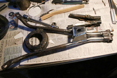 The Zundapp KS601 front seat frame finished, but too tall front mount.